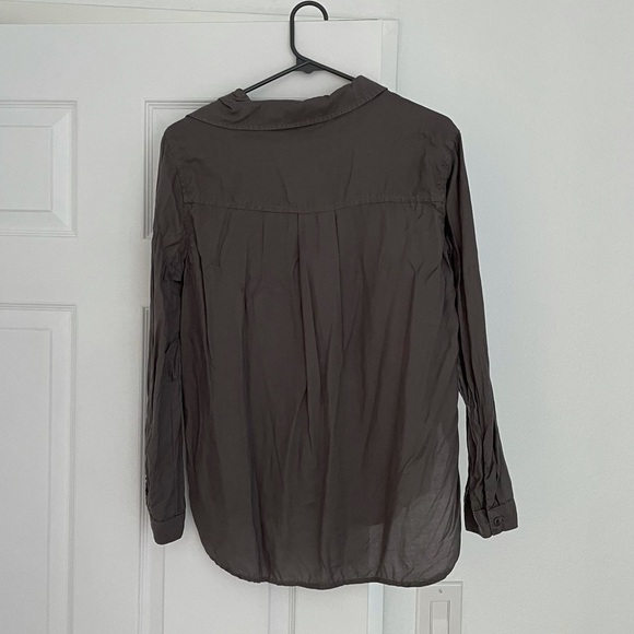 Bella Dahl gray shirt small stain - Picture 4 of 4